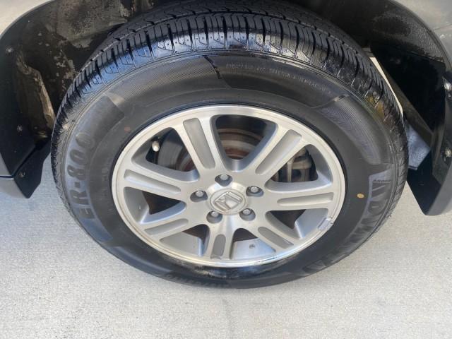 2005 Sahara Sand Metallic /Ivory Honda CR-V LX LOW MILES 52,177 SUV (SHSRD68595U) with an 2.4L DOHC MPFI 16-Valve i-VTEC I4 Engine engine, Automatic transmission, located at 4701 North Dixie Hwy, Pompano Beach, FL, 33064, (954) 422-2889, 26.240938, -80.123474 - OUR WEBPAGE FLORIDACARS1.COM HAS OVER 100 PHOTOS AND FREE CARFAX LINK 2005 HONDA CR-V LX VIN: SHSRD68595U306596 S H S R D 6 8 5 9 5 U 3 0 6 5 9 6 4 DOOR WAGON/SPORT UTILITY 2.4L I4 F DOHC GASOLINE 29 MPG FRONT WHEEL DRIVE Features ABS Brakes Air Conditioning AM/FM Stereo Automatic Transmission Casse - Photo#80