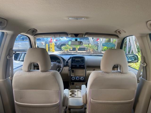 2005 Sahara Sand Metallic /Ivory Honda CR-V LX LOW MILES 52,177 SUV (SHSRD68595U) with an 2.4L DOHC MPFI 16-Valve i-VTEC I4 Engine engine, Automatic transmission, located at 4701 North Dixie Hwy, Pompano Beach, FL, 33064, (954) 422-2889, 26.240938, -80.123474 - OUR WEBPAGE FLORIDACARS1.COM HAS OVER 100 PHOTOS AND FREE CARFAX LINK 2005 HONDA CR-V LX VIN: SHSRD68595U306596 S H S R D 6 8 5 9 5 U 3 0 6 5 9 6 4 DOOR WAGON/SPORT UTILITY 2.4L I4 F DOHC GASOLINE 29 MPG FRONT WHEEL DRIVE Features ABS Brakes Air Conditioning AM/FM Stereo Automatic Transmission Casse - Photo#92