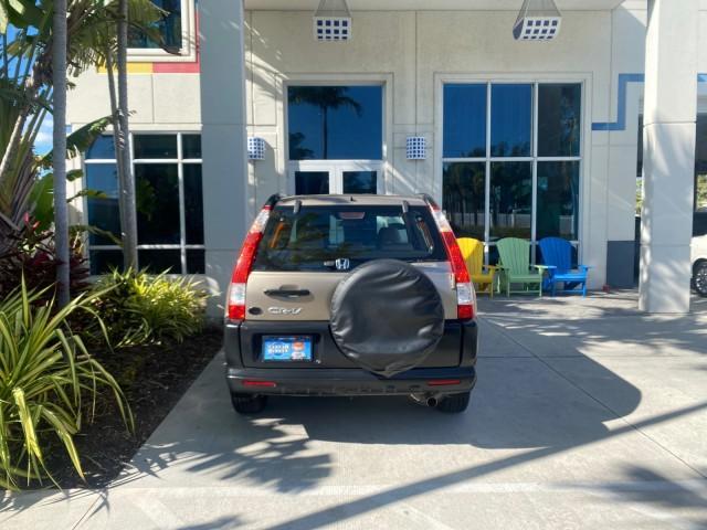 2005 Sahara Sand Metallic /Ivory Honda CR-V LX LOW MILES 52,177 SUV (SHSRD68595U) with an 2.4L DOHC MPFI 16-Valve i-VTEC I4 Engine engine, Automatic transmission, located at 4701 North Dixie Hwy, Pompano Beach, FL, 33064, (954) 422-2889, 26.240938, -80.123474 - OUR WEBPAGE FLORIDACARS1.COM HAS OVER 100 PHOTOS AND FREE CARFAX LINK 2005 HONDA CR-V LX VIN: SHSRD68595U306596 S H S R D 6 8 5 9 5 U 3 0 6 5 9 6 4 DOOR WAGON/SPORT UTILITY 2.4L I4 F DOHC GASOLINE 29 MPG FRONT WHEEL DRIVE Features ABS Brakes Air Conditioning AM/FM Stereo Automatic Transmission Casse - Photo#94