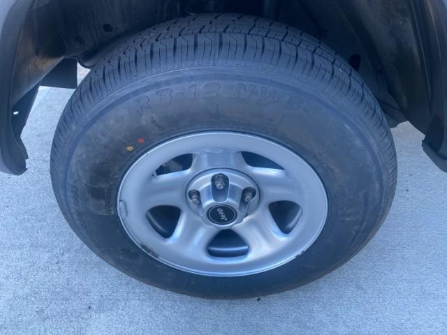 1996 Bright Jade (PC) /Dark Sand Jeep Cherokee Sport FL LOW MILES 77,388 4WD 4.0 6 CYL (1J4FJ68S2TL) with an 4.0L MPI I6 Engine engine, Automatic transmission, located at 4701 North Dixie Hwy, Pompano Beach, FL, 33064, (954) 422-2889, 26.240938, -80.123474 - OUR WEBPAGE FLORIDACARS1.COM HAS OVER 100 PHOTOS AND FREE CARFAX LINK 1996 JEEP CHEROKEE SPORT 4.0 6 CYL 4WD FL TITLE LOW MILES 77,388 VIN: 1J4FJ68S2TL171877 1 J 4 F J 6 8 S 2 T L 1 7 1 8 7 7 4 DOOR WAGON/SPORT UTILITY 4.0L I6 F GASOLINE REAR WHEEL DRIVE W/ 4X4 Top Features Cloth Seats Basic Feature - Photo#19