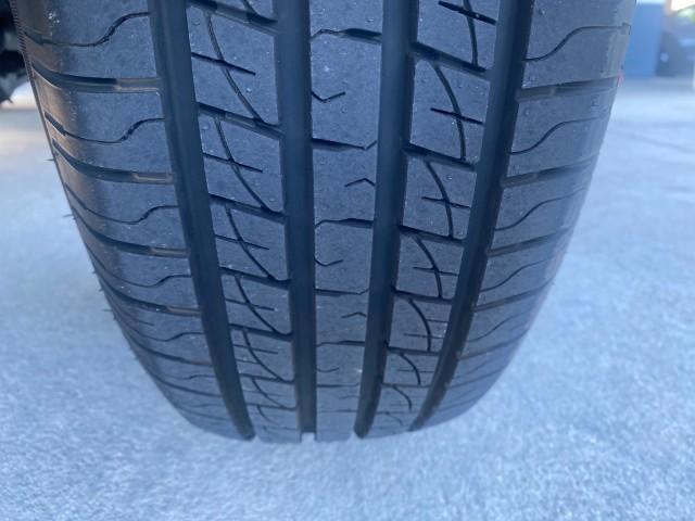 1996 Bright Jade (PC) /Dark Sand Jeep Cherokee Sport FL LOW MILES 77,388 4WD 4.0 6 CYL (1J4FJ68S2TL) with an 4.0L MPI I6 Engine engine, Automatic transmission, located at 4701 North Dixie Hwy, Pompano Beach, FL, 33064, (954) 422-2889, 26.240938, -80.123474 - OUR WEBPAGE FLORIDACARS1.COM HAS OVER 100 PHOTOS AND FREE CARFAX LINK 1996 JEEP CHEROKEE SPORT 4.0 6 CYL 4WD FL TITLE LOW MILES 77,388 VIN: 1J4FJ68S2TL171877 1 J 4 F J 6 8 S 2 T L 1 7 1 8 7 7 4 DOOR WAGON/SPORT UTILITY 4.0L I6 F GASOLINE REAR WHEEL DRIVE W/ 4X4 Top Features Cloth Seats Basic Feature - Photo#20