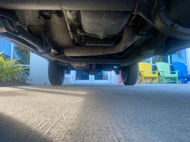 1996 Bright Jade (PC) /Dark Sand Jeep Cherokee Sport FL LOW MILES 77,388 4WD 4.0 6 CYL (1J4FJ68S2TL) with an 4.0L MPI I6 Engine engine, Automatic transmission, located at 4701 North Dixie Hwy, Pompano Beach, FL, 33064, (954) 422-2889, 26.240938, -80.123474 - OUR WEBPAGE FLORIDACARS1.COM HAS OVER 100 PHOTOS AND FREE CARFAX LINK 1996 JEEP CHEROKEE SPORT 4.0 6 CYL 4WD FL TITLE LOW MILES 77,388 VIN: 1J4FJ68S2TL171877 1 J 4 F J 6 8 S 2 T L 1 7 1 8 7 7 4 DOOR WAGON/SPORT UTILITY 4.0L I6 F GASOLINE REAR WHEEL DRIVE W/ 4X4 Top Features Cloth Seats Basic Feature - Photo#21