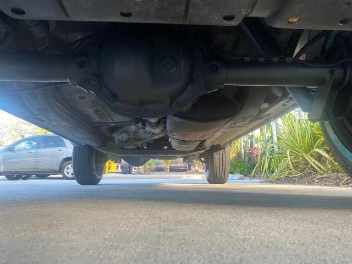 1996 Stone White (CC) /Dark Sand Jeep Cherokee Sport FL LOW MILES 77,388 4WD 4.0 6 CYL (1J4FJ68S2TL) with an 4.0L MPI I6 Engine engine, Automatic transmission, located at 4701 North Dixie Hwy, Pompano Beach, FL, 33064, (954) 422-2889, 26.240938, -80.123474 - OUR WEBPAGE FLORIDACARS1.COM HAS OVER 100 PHOTOS AND FREE CARFAX LINK 1996 JEEP CHEROKEE SPORT 4.0 6 CYL 4WD FL TITLE LOW MILES 77,388 VIN: 1J4FJ68S2TL171877 1 J 4 F J 6 8 S 2 T L 1 7 1 8 7 7 4 DOOR WAGON/SPORT UTILITY 4.0L I6 F GASOLINE REAR WHEEL DRIVE W/ 4X4 Top Features Cloth Seats Basic Feature- Photo#22