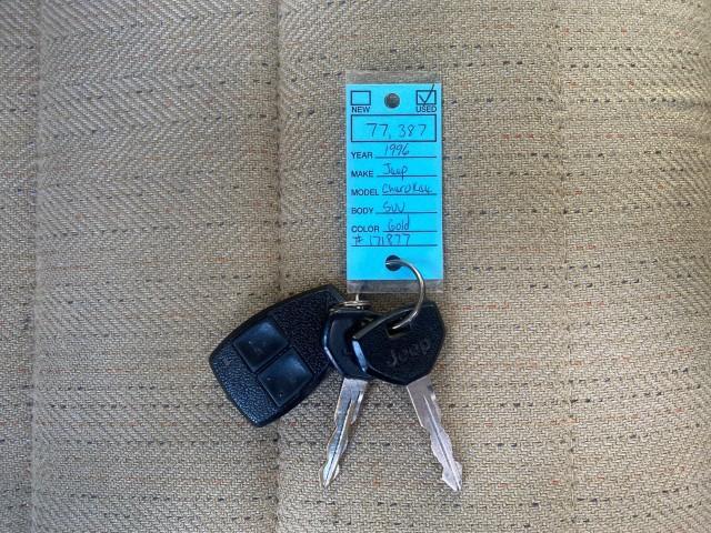 1996 Bright Jade (PC) /Dark Sand Jeep Cherokee Sport FL LOW MILES 77,388 4WD 4.0 6 CYL (1J4FJ68S2TL) with an 4.0L MPI I6 Engine engine, Automatic transmission, located at 4701 North Dixie Hwy, Pompano Beach, FL, 33064, (954) 422-2889, 26.240938, -80.123474 - OUR WEBPAGE FLORIDACARS1.COM HAS OVER 100 PHOTOS AND FREE CARFAX LINK 1996 JEEP CHEROKEE SPORT 4.0 6 CYL 4WD FL TITLE LOW MILES 77,388 VIN: 1J4FJ68S2TL171877 1 J 4 F J 6 8 S 2 T L 1 7 1 8 7 7 4 DOOR WAGON/SPORT UTILITY 4.0L I6 F GASOLINE REAR WHEEL DRIVE W/ 4X4 Top Features Cloth Seats Basic Feature - Photo#23