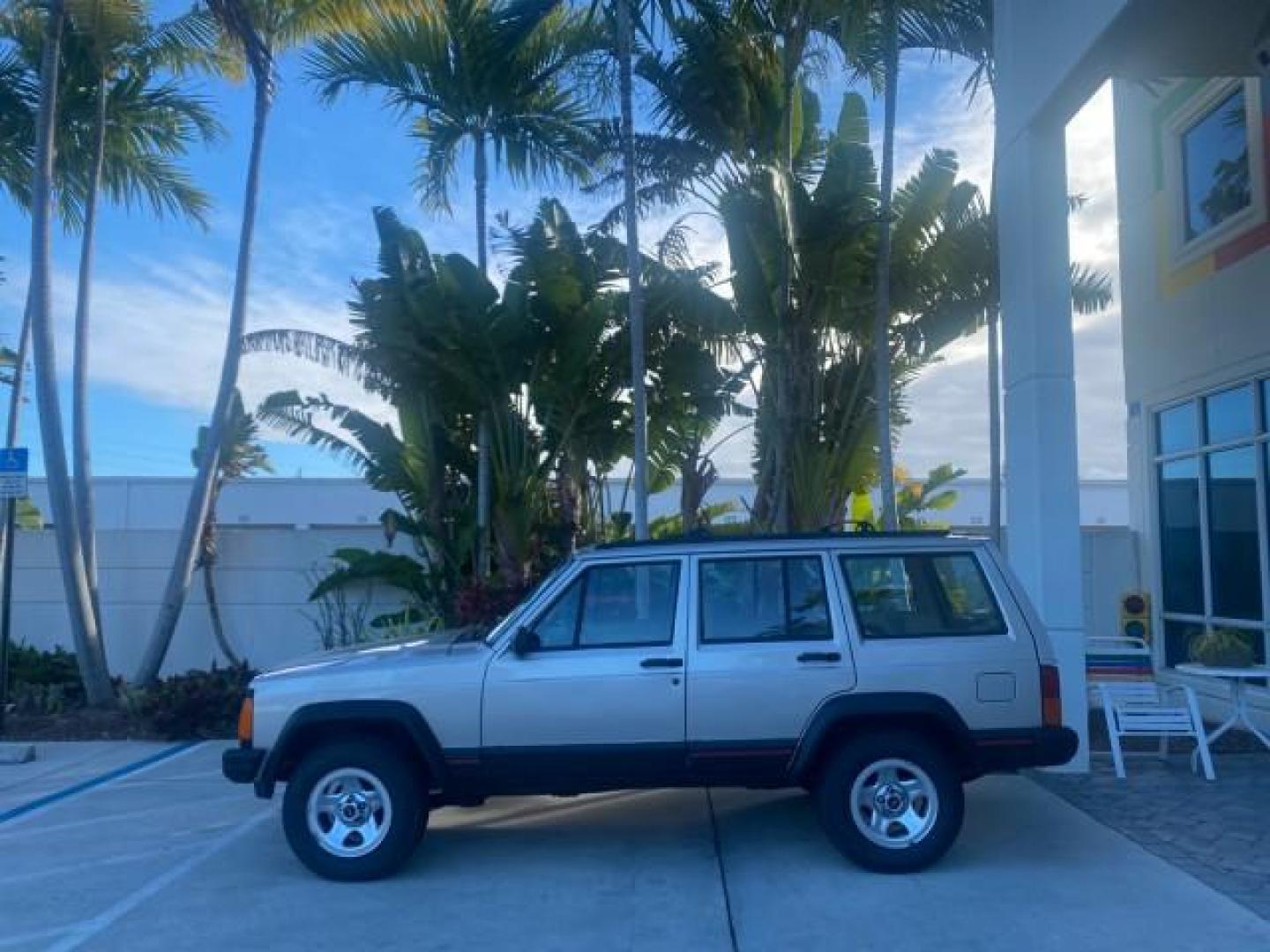 1996 Stone White (CC) /Dark Sand Jeep Cherokee Sport FL LOW MILES 77,388 4WD 4.0 6 CYL (1J4FJ68S2TL) with an 4.0L MPI I6 Engine engine, Automatic transmission, located at 4701 North Dixie Hwy, Pompano Beach, FL, 33064, (954) 422-2889, 26.240938, -80.123474 - OUR WEBPAGE FLORIDACARS1.COM HAS OVER 100 PHOTOS AND FREE CARFAX LINK 1996 JEEP CHEROKEE SPORT 4.0 6 CYL 4WD FL TITLE LOW MILES 77,388 VIN: 1J4FJ68S2TL171877 1 J 4 F J 6 8 S 2 T L 1 7 1 8 7 7 4 DOOR WAGON/SPORT UTILITY 4.0L I6 F GASOLINE REAR WHEEL DRIVE W/ 4X4 Top Features Cloth Seats Basic Feature- Photo#30
