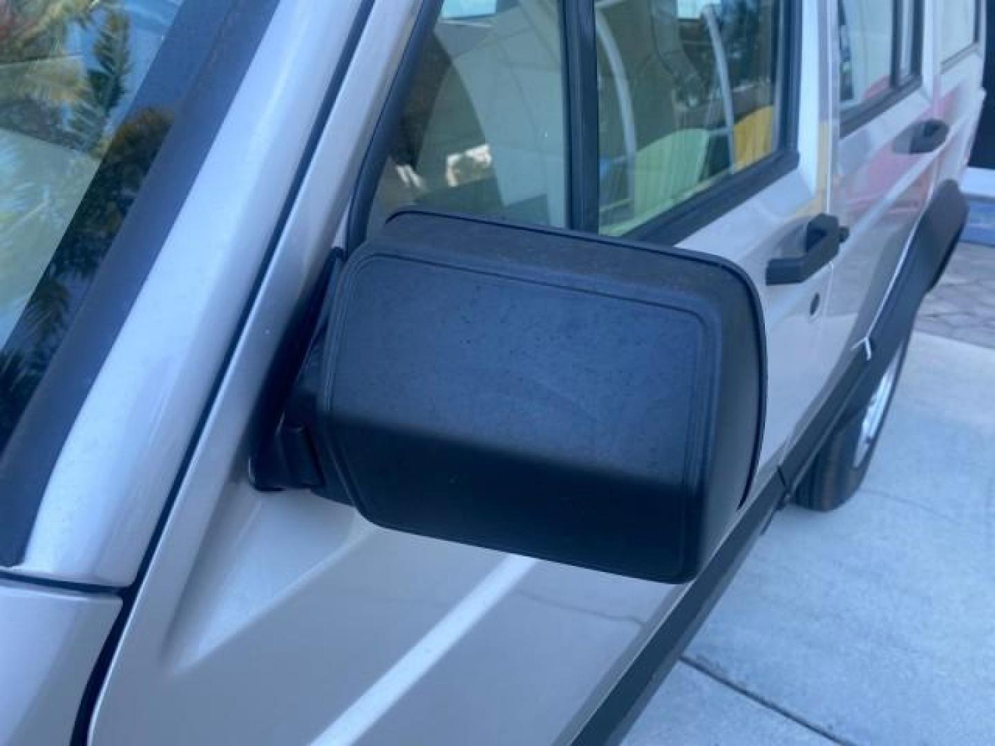 1996 Stone White (CC) /Dark Sand Jeep Cherokee Sport FL LOW MILES 77,388 4WD 4.0 6 CYL (1J4FJ68S2TL) with an 4.0L MPI I6 Engine engine, Automatic transmission, located at 4701 North Dixie Hwy, Pompano Beach, FL, 33064, (954) 422-2889, 26.240938, -80.123474 - OUR WEBPAGE FLORIDACARS1.COM HAS OVER 100 PHOTOS AND FREE CARFAX LINK 1996 JEEP CHEROKEE SPORT 4.0 6 CYL 4WD FL TITLE LOW MILES 77,388 VIN: 1J4FJ68S2TL171877 1 J 4 F J 6 8 S 2 T L 1 7 1 8 7 7 4 DOOR WAGON/SPORT UTILITY 4.0L I6 F GASOLINE REAR WHEEL DRIVE W/ 4X4 Top Features Cloth Seats Basic Feature- Photo#39
