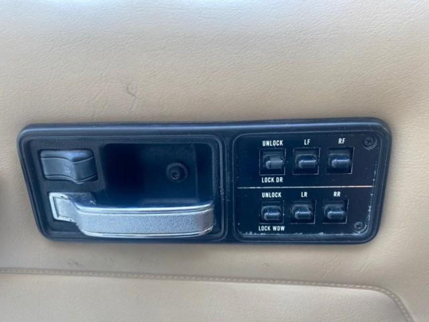 1996 Stone White (CC) /Dark Sand Jeep Cherokee Sport FL LOW MILES 77,388 4WD 4.0 6 CYL (1J4FJ68S2TL) with an 4.0L MPI I6 Engine engine, Automatic transmission, located at 4701 North Dixie Hwy, Pompano Beach, FL, 33064, (954) 422-2889, 26.240938, -80.123474 - OUR WEBPAGE FLORIDACARS1.COM HAS OVER 100 PHOTOS AND FREE CARFAX LINK 1996 JEEP CHEROKEE SPORT 4.0 6 CYL 4WD FL TITLE LOW MILES 77,388 VIN: 1J4FJ68S2TL171877 1 J 4 F J 6 8 S 2 T L 1 7 1 8 7 7 4 DOOR WAGON/SPORT UTILITY 4.0L I6 F GASOLINE REAR WHEEL DRIVE W/ 4X4 Top Features Cloth Seats Basic Feature- Photo#46