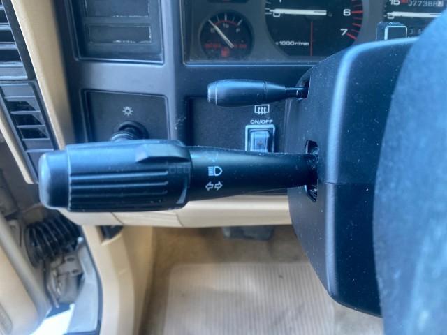 1996 Bright Jade (PC) /Dark Sand Jeep Cherokee Sport FL LOW MILES 77,388 4WD 4.0 6 CYL (1J4FJ68S2TL) with an 4.0L MPI I6 Engine engine, Automatic transmission, located at 4701 North Dixie Hwy, Pompano Beach, FL, 33064, (954) 422-2889, 26.240938, -80.123474 - OUR WEBPAGE FLORIDACARS1.COM HAS OVER 100 PHOTOS AND FREE CARFAX LINK 1996 JEEP CHEROKEE SPORT 4.0 6 CYL 4WD FL TITLE LOW MILES 77,388 VIN: 1J4FJ68S2TL171877 1 J 4 F J 6 8 S 2 T L 1 7 1 8 7 7 4 DOOR WAGON/SPORT UTILITY 4.0L I6 F GASOLINE REAR WHEEL DRIVE W/ 4X4 Top Features Cloth Seats Basic Feature - Photo#51