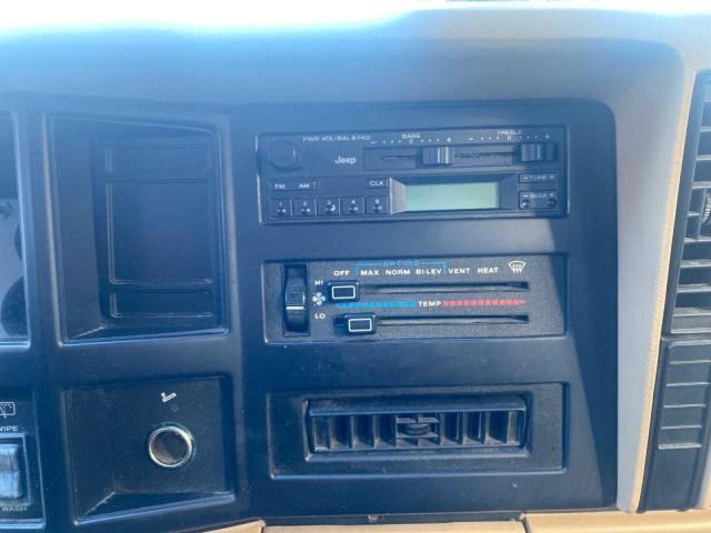 1996 Stone White (CC) /Dark Sand Jeep Cherokee Sport FL LOW MILES 77,388 4WD 4.0 6 CYL (1J4FJ68S2TL) with an 4.0L MPI I6 Engine engine, Automatic transmission, located at 4701 North Dixie Hwy, Pompano Beach, FL, 33064, (954) 422-2889, 26.240938, -80.123474 - OUR WEBPAGE FLORIDACARS1.COM HAS OVER 100 PHOTOS AND FREE CARFAX LINK 1996 JEEP CHEROKEE SPORT 4.0 6 CYL 4WD FL TITLE LOW MILES 77,388 VIN: 1J4FJ68S2TL171877 1 J 4 F J 6 8 S 2 T L 1 7 1 8 7 7 4 DOOR WAGON/SPORT UTILITY 4.0L I6 F GASOLINE REAR WHEEL DRIVE W/ 4X4 Top Features Cloth Seats Basic Feature- Photo#55