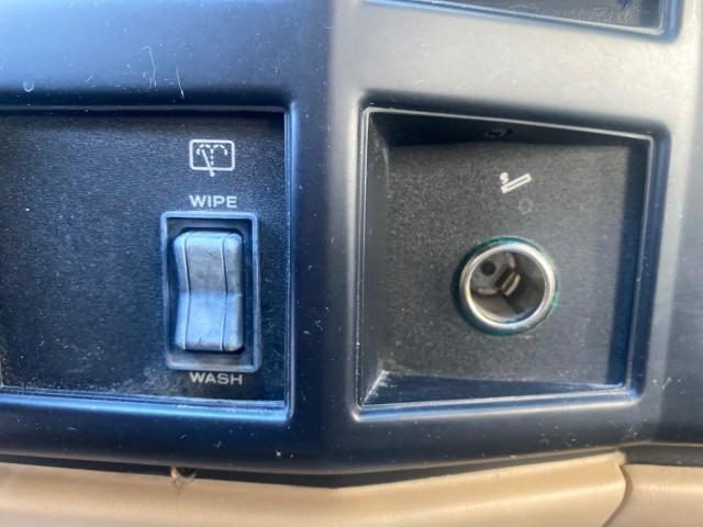 1996 Bright Jade (PC) /Dark Sand Jeep Cherokee Sport FL LOW MILES 77,388 4WD 4.0 6 CYL (1J4FJ68S2TL) with an 4.0L MPI I6 Engine engine, Automatic transmission, located at 4701 North Dixie Hwy, Pompano Beach, FL, 33064, (954) 422-2889, 26.240938, -80.123474 - OUR WEBPAGE FLORIDACARS1.COM HAS OVER 100 PHOTOS AND FREE CARFAX LINK 1996 JEEP CHEROKEE SPORT 4.0 6 CYL 4WD FL TITLE LOW MILES 77,388 VIN: 1J4FJ68S2TL171877 1 J 4 F J 6 8 S 2 T L 1 7 1 8 7 7 4 DOOR WAGON/SPORT UTILITY 4.0L I6 F GASOLINE REAR WHEEL DRIVE W/ 4X4 Top Features Cloth Seats Basic Feature - Photo#57