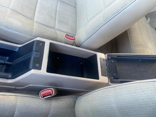 1996 Bright Jade (PC) /Dark Sand Jeep Cherokee Sport FL LOW MILES 77,388 4WD 4.0 6 CYL (1J4FJ68S2TL) with an 4.0L MPI I6 Engine engine, Automatic transmission, located at 4701 North Dixie Hwy, Pompano Beach, FL, 33064, (954) 422-2889, 26.240938, -80.123474 - OUR WEBPAGE FLORIDACARS1.COM HAS OVER 100 PHOTOS AND FREE CARFAX LINK 1996 JEEP CHEROKEE SPORT 4.0 6 CYL 4WD FL TITLE LOW MILES 77,388 VIN: 1J4FJ68S2TL171877 1 J 4 F J 6 8 S 2 T L 1 7 1 8 7 7 4 DOOR WAGON/SPORT UTILITY 4.0L I6 F GASOLINE REAR WHEEL DRIVE W/ 4X4 Top Features Cloth Seats Basic Feature - Photo#61