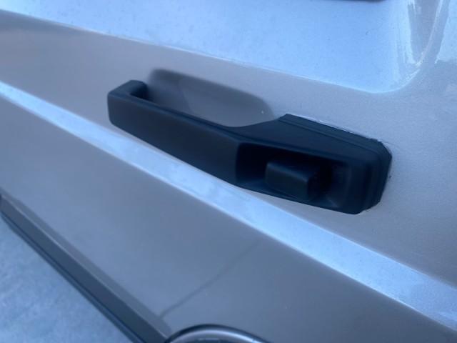 1996 Bright Jade (PC) /Dark Sand Jeep Cherokee Sport FL LOW MILES 77,388 4WD 4.0 6 CYL (1J4FJ68S2TL) with an 4.0L MPI I6 Engine engine, Automatic transmission, located at 4701 North Dixie Hwy, Pompano Beach, FL, 33064, (954) 422-2889, 26.240938, -80.123474 - OUR WEBPAGE FLORIDACARS1.COM HAS OVER 100 PHOTOS AND FREE CARFAX LINK 1996 JEEP CHEROKEE SPORT 4.0 6 CYL 4WD FL TITLE LOW MILES 77,388 VIN: 1J4FJ68S2TL171877 1 J 4 F J 6 8 S 2 T L 1 7 1 8 7 7 4 DOOR WAGON/SPORT UTILITY 4.0L I6 F GASOLINE REAR WHEEL DRIVE W/ 4X4 Top Features Cloth Seats Basic Feature - Photo#69