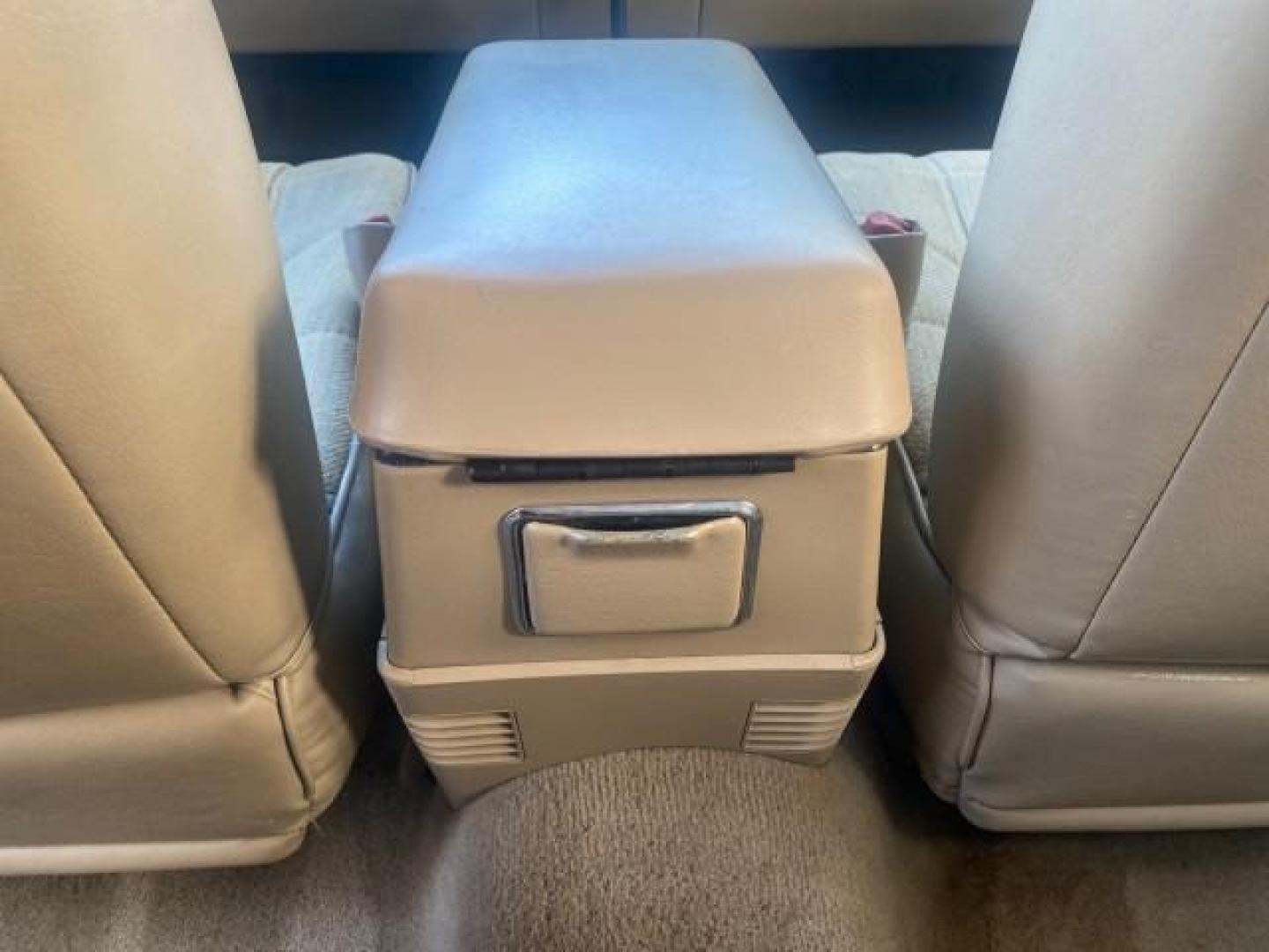 1996 Stone White (CC) /Dark Sand Jeep Cherokee Sport FL LOW MILES 77,388 4WD 4.0 6 CYL (1J4FJ68S2TL) with an 4.0L MPI I6 Engine engine, Automatic transmission, located at 4701 North Dixie Hwy, Pompano Beach, FL, 33064, (954) 422-2889, 26.240938, -80.123474 - OUR WEBPAGE FLORIDACARS1.COM HAS OVER 100 PHOTOS AND FREE CARFAX LINK 1996 JEEP CHEROKEE SPORT 4.0 6 CYL 4WD FL TITLE LOW MILES 77,388 VIN: 1J4FJ68S2TL171877 1 J 4 F J 6 8 S 2 T L 1 7 1 8 7 7 4 DOOR WAGON/SPORT UTILITY 4.0L I6 F GASOLINE REAR WHEEL DRIVE W/ 4X4 Top Features Cloth Seats Basic Feature- Photo#77