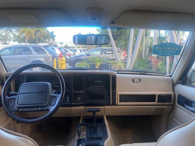 1996 Bright Jade (PC) /Dark Sand Jeep Cherokee Sport FL LOW MILES 77,388 4WD 4.0 6 CYL (1J4FJ68S2TL) with an 4.0L MPI I6 Engine engine, Automatic transmission, located at 4701 North Dixie Hwy, Pompano Beach, FL, 33064, (954) 422-2889, 26.240938, -80.123474 - OUR WEBPAGE FLORIDACARS1.COM HAS OVER 100 PHOTOS AND FREE CARFAX LINK 1996 JEEP CHEROKEE SPORT 4.0 6 CYL 4WD FL TITLE LOW MILES 77,388 VIN: 1J4FJ68S2TL171877 1 J 4 F J 6 8 S 2 T L 1 7 1 8 7 7 4 DOOR WAGON/SPORT UTILITY 4.0L I6 F GASOLINE REAR WHEEL DRIVE W/ 4X4 Top Features Cloth Seats Basic Feature - Photo#78