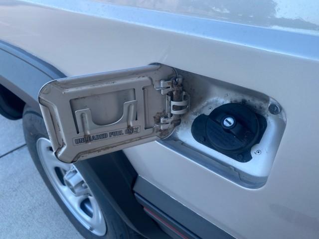 1996 Bright Jade (PC) /Dark Sand Jeep Cherokee Sport FL LOW MILES 77,388 4WD 4.0 6 CYL (1J4FJ68S2TL) with an 4.0L MPI I6 Engine engine, Automatic transmission, located at 4701 North Dixie Hwy, Pompano Beach, FL, 33064, (954) 422-2889, 26.240938, -80.123474 - OUR WEBPAGE FLORIDACARS1.COM HAS OVER 100 PHOTOS AND FREE CARFAX LINK 1996 JEEP CHEROKEE SPORT 4.0 6 CYL 4WD FL TITLE LOW MILES 77,388 VIN: 1J4FJ68S2TL171877 1 J 4 F J 6 8 S 2 T L 1 7 1 8 7 7 4 DOOR WAGON/SPORT UTILITY 4.0L I6 F GASOLINE REAR WHEEL DRIVE W/ 4X4 Top Features Cloth Seats Basic Feature - Photo#83