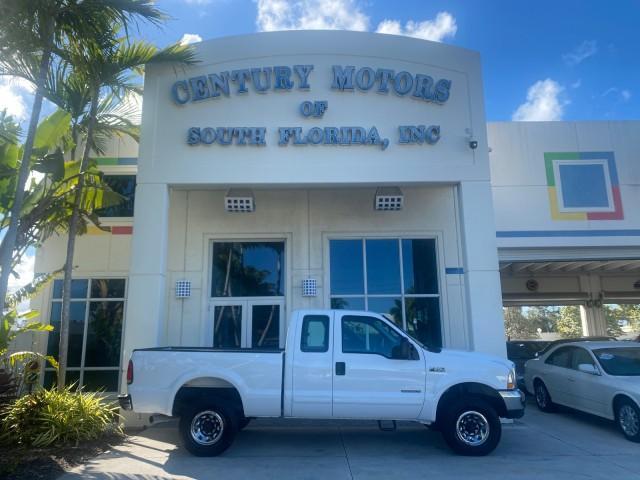 2001 Oxford White /Medium Graphite Ford Super Duty F-250 XLT 7.3 TURBO DIESEL 4WD (3FTNX21F41M) with an 7.3L DI V8 Turbo-Diesel Power Stroke Engine engine, Automatic transmission, located at 4701 North Dixie Hwy, Pompano Beach, FL, 33064, (954) 422-2889, 26.240938, -80.123474 - OUR WEBPAGE FLORIDACARS1.COM HAS OVER 100 PHOTOS AND FREE CARFAX LINK 2001 FORD F-250 SUPER DUTY XLT TURBO DIESEL ENGINE 4WD VIN: 3FTNX21F41MA06821 3 F T N X 2 1 F 4 1 M A 0 6 8 2 1 4 DOOR EXTENDED CAB PICKUP 7.3L V8 F DIESEL REAR WHEEL DRIVE W/ 4X4 Features 4WD/AWD ABS Brakes Air Conditioning AM/FM - Photo#0