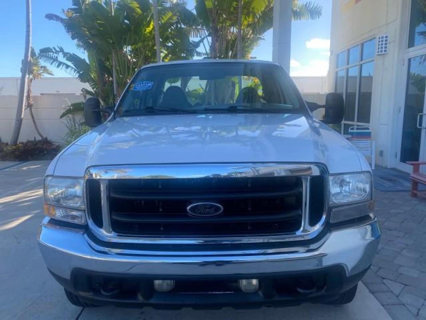 2001 Oxford White /Medium Graphite Ford Super Duty F-250 XLT 7.3 TURBO DIESEL 4WD (3FTNX21F41M) with an 7.3L DI V8 Turbo-Diesel Power Stroke Engine engine, Automatic transmission, located at 4701 North Dixie Hwy, Pompano Beach, FL, 33064, (954) 422-2889, 26.240938, -80.123474 - OUR WEBPAGE FLORIDACARS1.COM HAS OVER 100 PHOTOS AND FREE CARFAX LINK 2001 FORD F-250 SUPER DUTY XLT TURBO DIESEL ENGINE 4WD VIN: 3FTNX21F41MA06821 3 F T N X 2 1 F 4 1 M A 0 6 8 2 1 4 DOOR EXTENDED CAB PICKUP 7.3L V8 F DIESEL REAR WHEEL DRIVE W/ 4X4 Features 4WD/AWD ABS Brakes Air Conditioning AM/FM - Photo#2
