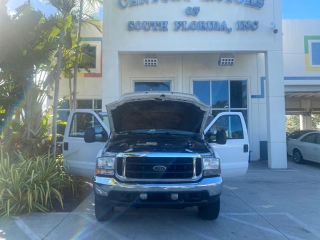 2001 Oxford White /Medium Graphite Ford Super Duty F-250 XLT 7.3 TURBO DIESEL 4WD (3FTNX21F41M) with an 7.3L DI V8 Turbo-Diesel Power Stroke Engine engine, Automatic transmission, located at 4701 North Dixie Hwy, Pompano Beach, FL, 33064, (954) 422-2889, 26.240938, -80.123474 - OUR WEBPAGE FLORIDACARS1.COM HAS OVER 100 PHOTOS AND FREE CARFAX LINK 2001 FORD F-250 SUPER DUTY XLT TURBO DIESEL ENGINE 4WD VIN: 3FTNX21F41MA06821 3 F T N X 2 1 F 4 1 M A 0 6 8 2 1 4 DOOR EXTENDED CAB PICKUP 7.3L V8 F DIESEL REAR WHEEL DRIVE W/ 4X4 Features 4WD/AWD ABS Brakes Air Conditioning AM/FM - Photo#16