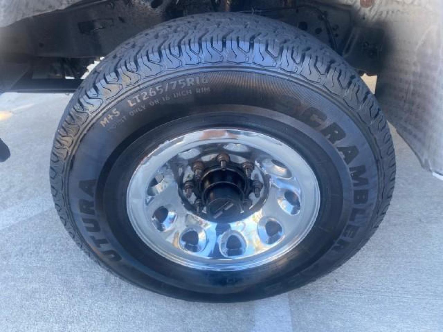 2001 Oxford White /Medium Graphite Ford Super Duty F-250 XLT 7.3 TURBO DIESEL 4WD (3FTNX21F41M) with an 7.3L DI V8 Turbo-Diesel Power Stroke Engine engine, Automatic transmission, located at 4701 North Dixie Hwy, Pompano Beach, FL, 33064, (954) 422-2889, 26.240938, -80.123474 - OUR WEBPAGE FLORIDACARS1.COM HAS OVER 100 PHOTOS AND FREE CARFAX LINK 2001 FORD F-250 SUPER DUTY XLT TURBO DIESEL ENGINE 4WD VIN: 3FTNX21F41MA06821 3 F T N X 2 1 F 4 1 M A 0 6 8 2 1 4 DOOR EXTENDED CAB PICKUP 7.3L V8 F DIESEL REAR WHEEL DRIVE W/ 4X4 Features 4WD/AWD ABS Brakes Air Conditioning AM/FM - Photo#19