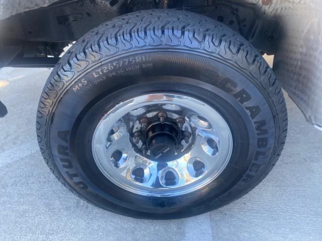 2001 Oxford White /Medium Graphite Ford Super Duty F-250 XLT 7.3 TURBO DIESEL 4WD (3FTNX21F41M) with an 7.3L DI V8 Turbo-Diesel Power Stroke Engine engine, Automatic transmission, located at 4701 North Dixie Hwy, Pompano Beach, FL, 33064, (954) 422-2889, 26.240938, -80.123474 - OUR WEBPAGE FLORIDACARS1.COM HAS OVER 100 PHOTOS AND FREE CARFAX LINK 2001 FORD F-250 SUPER DUTY XLT TURBO DIESEL ENGINE 4WD VIN: 3FTNX21F41MA06821 3 F T N X 2 1 F 4 1 M A 0 6 8 2 1 4 DOOR EXTENDED CAB PICKUP 7.3L V8 F DIESEL REAR WHEEL DRIVE W/ 4X4 Features 4WD/AWD ABS Brakes Air Conditioning AM/FM - Photo#19