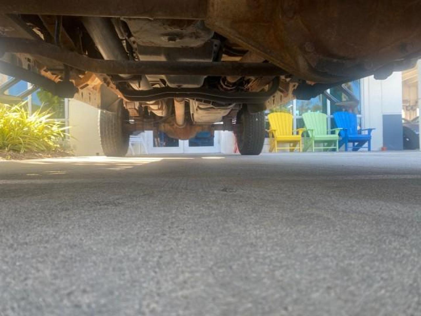 2001 Oxford White /Medium Graphite Ford Super Duty F-250 XLT 7.3 TURBO DIESEL 4WD (3FTNX21F41M) with an 7.3L DI V8 Turbo-Diesel Power Stroke Engine engine, Automatic transmission, located at 4701 North Dixie Hwy, Pompano Beach, FL, 33064, (954) 422-2889, 26.240938, -80.123474 - OUR WEBPAGE FLORIDACARS1.COM HAS OVER 100 PHOTOS AND FREE CARFAX LINK 2001 FORD F-250 SUPER DUTY XLT TURBO DIESEL ENGINE 4WD VIN: 3FTNX21F41MA06821 3 F T N X 2 1 F 4 1 M A 0 6 8 2 1 4 DOOR EXTENDED CAB PICKUP 7.3L V8 F DIESEL REAR WHEEL DRIVE W/ 4X4 Features 4WD/AWD ABS Brakes Air Conditioning AM/FM - Photo#21