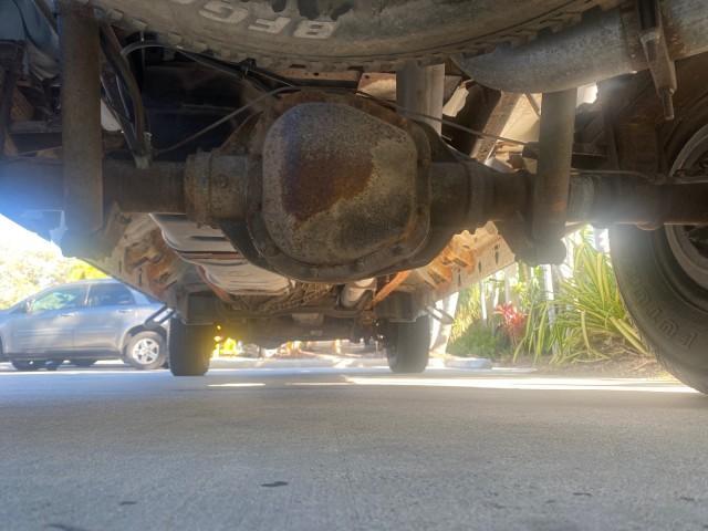 2001 Oxford White /Medium Graphite Ford Super Duty F-250 XLT 7.3 TURBO DIESEL 4WD (3FTNX21F41M) with an 7.3L DI V8 Turbo-Diesel Power Stroke Engine engine, Automatic transmission, located at 4701 North Dixie Hwy, Pompano Beach, FL, 33064, (954) 422-2889, 26.240938, -80.123474 - OUR WEBPAGE FLORIDACARS1.COM HAS OVER 100 PHOTOS AND FREE CARFAX LINK 2001 FORD F-250 SUPER DUTY XLT TURBO DIESEL ENGINE 4WD VIN: 3FTNX21F41MA06821 3 F T N X 2 1 F 4 1 M A 0 6 8 2 1 4 DOOR EXTENDED CAB PICKUP 7.3L V8 F DIESEL REAR WHEEL DRIVE W/ 4X4 Features 4WD/AWD ABS Brakes Air Conditioning AM/FM - Photo#22