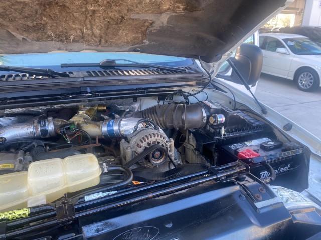 2001 Oxford White /Medium Graphite Ford Super Duty F-250 XLT 7.3 TURBO DIESEL 4WD (3FTNX21F41M) with an 7.3L DI V8 Turbo-Diesel Power Stroke Engine engine, Automatic transmission, located at 4701 North Dixie Hwy, Pompano Beach, FL, 33064, (954) 422-2889, 26.240938, -80.123474 - OUR WEBPAGE FLORIDACARS1.COM HAS OVER 100 PHOTOS AND FREE CARFAX LINK 2001 FORD F-250 SUPER DUTY XLT TURBO DIESEL ENGINE 4WD VIN: 3FTNX21F41MA06821 3 F T N X 2 1 F 4 1 M A 0 6 8 2 1 4 DOOR EXTENDED CAB PICKUP 7.3L V8 F DIESEL REAR WHEEL DRIVE W/ 4X4 Features 4WD/AWD ABS Brakes Air Conditioning AM/FM - Photo#25