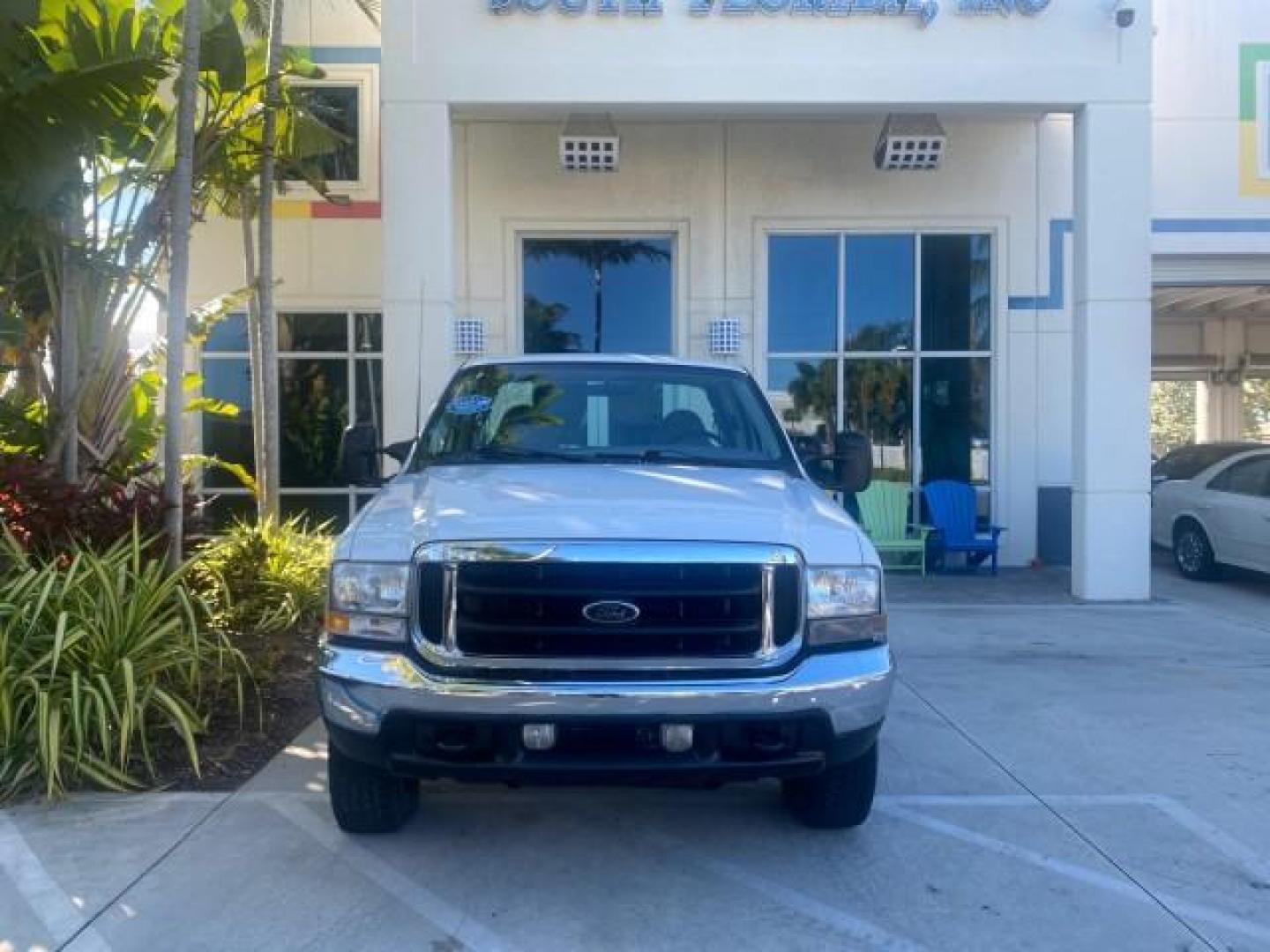 2001 Oxford White /Medium Graphite Ford Super Duty F-250 XLT 7.3 TURBO DIESEL 4WD (3FTNX21F41M) with an 7.3L DI V8 Turbo-Diesel Power Stroke Engine engine, Automatic transmission, located at 4701 North Dixie Hwy, Pompano Beach, FL, 33064, (954) 422-2889, 26.240938, -80.123474 - OUR WEBPAGE FLORIDACARS1.COM HAS OVER 100 PHOTOS AND FREE CARFAX LINK 2001 FORD F-250 SUPER DUTY XLT TURBO DIESEL ENGINE 4WD VIN: 3FTNX21F41MA06821 3 F T N X 2 1 F 4 1 M A 0 6 8 2 1 4 DOOR EXTENDED CAB PICKUP 7.3L V8 F DIESEL REAR WHEEL DRIVE W/ 4X4 Features 4WD/AWD ABS Brakes Air Conditioning AM/FM - Photo#26