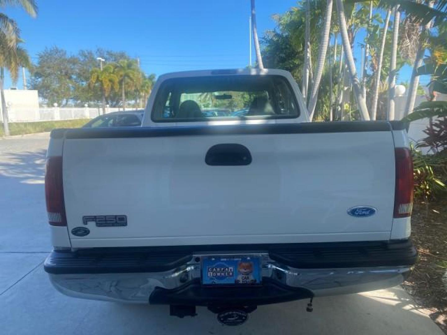 2001 Oxford White /Medium Graphite Ford Super Duty F-250 XLT 7.3 TURBO DIESEL 4WD (3FTNX21F41M) with an 7.3L DI V8 Turbo-Diesel Power Stroke Engine engine, Automatic transmission, located at 4701 North Dixie Hwy, Pompano Beach, FL, 33064, (954) 422-2889, 26.240938, -80.123474 - OUR WEBPAGE FLORIDACARS1.COM HAS OVER 100 PHOTOS AND FREE CARFAX LINK 2001 FORD F-250 SUPER DUTY XLT TURBO DIESEL ENGINE 4WD VIN: 3FTNX21F41MA06821 3 F T N X 2 1 F 4 1 M A 0 6 8 2 1 4 DOOR EXTENDED CAB PICKUP 7.3L V8 F DIESEL REAR WHEEL DRIVE W/ 4X4 Features 4WD/AWD ABS Brakes Air Conditioning AM/FM - Photo#35