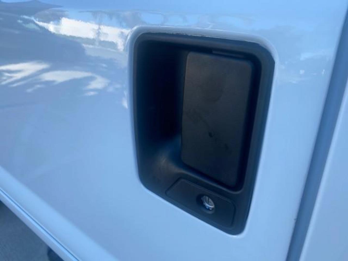 2001 Oxford White /Medium Graphite Ford Super Duty F-250 XLT 7.3 TURBO DIESEL 4WD (3FTNX21F41M) with an 7.3L DI V8 Turbo-Diesel Power Stroke Engine engine, Automatic transmission, located at 4701 North Dixie Hwy, Pompano Beach, FL, 33064, (954) 422-2889, 26.240938, -80.123474 - OUR WEBPAGE FLORIDACARS1.COM HAS OVER 100 PHOTOS AND FREE CARFAX LINK 2001 FORD F-250 SUPER DUTY XLT TURBO DIESEL ENGINE 4WD VIN: 3FTNX21F41MA06821 3 F T N X 2 1 F 4 1 M A 0 6 8 2 1 4 DOOR EXTENDED CAB PICKUP 7.3L V8 F DIESEL REAR WHEEL DRIVE W/ 4X4 Features 4WD/AWD ABS Brakes Air Conditioning AM/FM - Photo#37