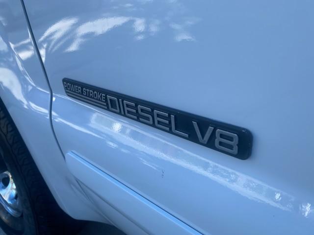 2001 Oxford White /Medium Graphite Ford Super Duty F-250 XLT 7.3 TURBO DIESEL 4WD (3FTNX21F41M) with an 7.3L DI V8 Turbo-Diesel Power Stroke Engine engine, Automatic transmission, located at 4701 North Dixie Hwy, Pompano Beach, FL, 33064, (954) 422-2889, 26.240938, -80.123474 - OUR WEBPAGE FLORIDACARS1.COM HAS OVER 100 PHOTOS AND FREE CARFAX LINK 2001 FORD F-250 SUPER DUTY XLT TURBO DIESEL ENGINE 4WD VIN: 3FTNX21F41MA06821 3 F T N X 2 1 F 4 1 M A 0 6 8 2 1 4 DOOR EXTENDED CAB PICKUP 7.3L V8 F DIESEL REAR WHEEL DRIVE W/ 4X4 Features 4WD/AWD ABS Brakes Air Conditioning AM/FM - Photo#40