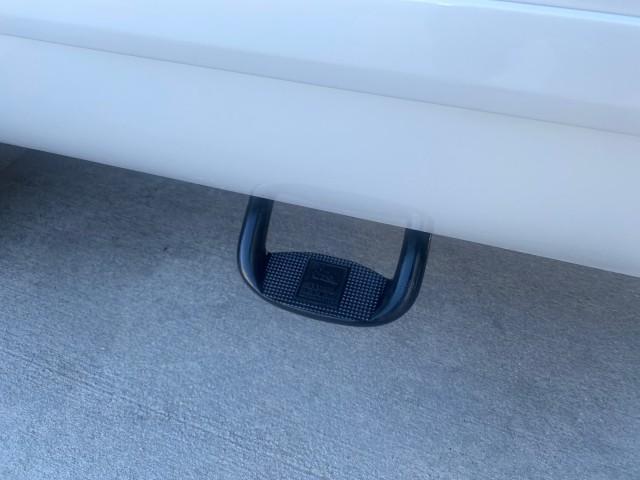 2001 Oxford White /Medium Graphite Ford Super Duty F-250 XLT 7.3 TURBO DIESEL 4WD (3FTNX21F41M) with an 7.3L DI V8 Turbo-Diesel Power Stroke Engine engine, Automatic transmission, located at 4701 North Dixie Hwy, Pompano Beach, FL, 33064, (954) 422-2889, 26.240938, -80.123474 - OUR WEBPAGE FLORIDACARS1.COM HAS OVER 100 PHOTOS AND FREE CARFAX LINK 2001 FORD F-250 SUPER DUTY XLT TURBO DIESEL ENGINE 4WD VIN: 3FTNX21F41MA06821 3 F T N X 2 1 F 4 1 M A 0 6 8 2 1 4 DOOR EXTENDED CAB PICKUP 7.3L V8 F DIESEL REAR WHEEL DRIVE W/ 4X4 Features 4WD/AWD ABS Brakes Air Conditioning AM/FM - Photo#42