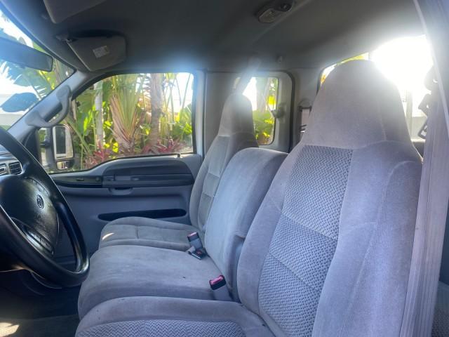 2001 Oxford White /Medium Graphite Ford Super Duty F-250 XLT 7.3 TURBO DIESEL 4WD (3FTNX21F41M) with an 7.3L DI V8 Turbo-Diesel Power Stroke Engine engine, Automatic transmission, located at 4701 North Dixie Hwy, Pompano Beach, FL, 33064, (954) 422-2889, 26.240938, -80.123474 - OUR WEBPAGE FLORIDACARS1.COM HAS OVER 100 PHOTOS AND FREE CARFAX LINK 2001 FORD F-250 SUPER DUTY XLT TURBO DIESEL ENGINE 4WD VIN: 3FTNX21F41MA06821 3 F T N X 2 1 F 4 1 M A 0 6 8 2 1 4 DOOR EXTENDED CAB PICKUP 7.3L V8 F DIESEL REAR WHEEL DRIVE W/ 4X4 Features 4WD/AWD ABS Brakes Air Conditioning AM/FM - Photo#44