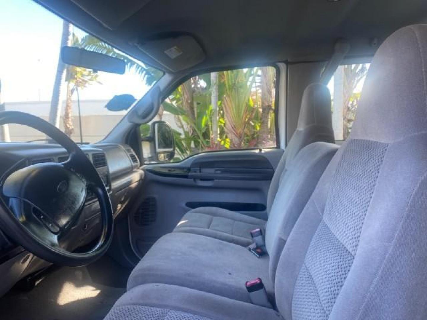 2001 Oxford White /Medium Graphite Ford Super Duty F-250 XLT 7.3 TURBO DIESEL 4WD (3FTNX21F41M) with an 7.3L DI V8 Turbo-Diesel Power Stroke Engine engine, Automatic transmission, located at 4701 North Dixie Hwy, Pompano Beach, FL, 33064, (954) 422-2889, 26.240938, -80.123474 - OUR WEBPAGE FLORIDACARS1.COM HAS OVER 100 PHOTOS AND FREE CARFAX LINK 2001 FORD F-250 SUPER DUTY XLT TURBO DIESEL ENGINE 4WD VIN: 3FTNX21F41MA06821 3 F T N X 2 1 F 4 1 M A 0 6 8 2 1 4 DOOR EXTENDED CAB PICKUP 7.3L V8 F DIESEL REAR WHEEL DRIVE W/ 4X4 Features 4WD/AWD ABS Brakes Air Conditioning AM/FM - Photo#45