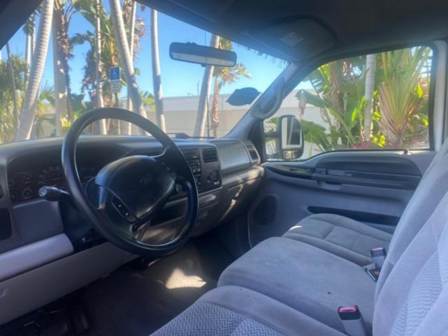 2001 Oxford White /Medium Graphite Ford Super Duty F-250 XLT 7.3 TURBO DIESEL 4WD (3FTNX21F41M) with an 7.3L DI V8 Turbo-Diesel Power Stroke Engine engine, Automatic transmission, located at 4701 North Dixie Hwy, Pompano Beach, FL, 33064, (954) 422-2889, 26.240938, -80.123474 - OUR WEBPAGE FLORIDACARS1.COM HAS OVER 100 PHOTOS AND FREE CARFAX LINK 2001 FORD F-250 SUPER DUTY XLT TURBO DIESEL ENGINE 4WD VIN: 3FTNX21F41MA06821 3 F T N X 2 1 F 4 1 M A 0 6 8 2 1 4 DOOR EXTENDED CAB PICKUP 7.3L V8 F DIESEL REAR WHEEL DRIVE W/ 4X4 Features 4WD/AWD ABS Brakes Air Conditioning AM/FM - Photo#47