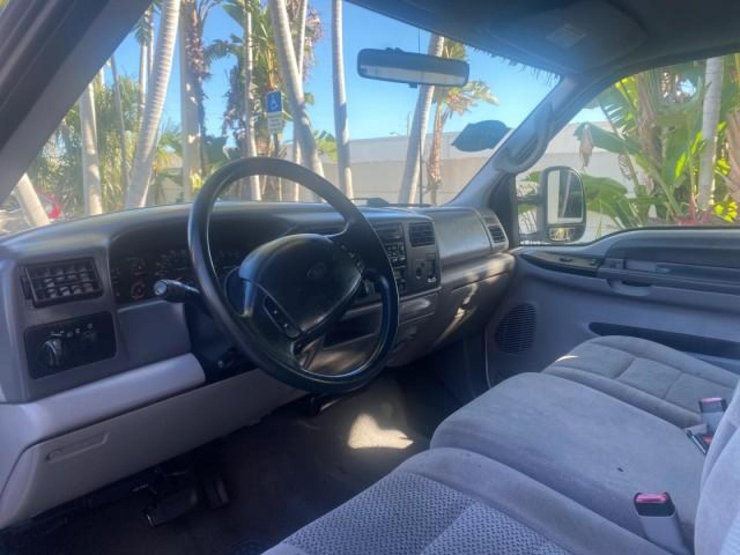 2001 Oxford White /Medium Graphite Ford Super Duty F-250 XLT 7.3 TURBO DIESEL 4WD (3FTNX21F41M) with an 7.3L DI V8 Turbo-Diesel Power Stroke Engine engine, Automatic transmission, located at 4701 North Dixie Hwy, Pompano Beach, FL, 33064, (954) 422-2889, 26.240938, -80.123474 - OUR WEBPAGE FLORIDACARS1.COM HAS OVER 100 PHOTOS AND FREE CARFAX LINK 2001 FORD F-250 SUPER DUTY XLT TURBO DIESEL ENGINE 4WD VIN: 3FTNX21F41MA06821 3 F T N X 2 1 F 4 1 M A 0 6 8 2 1 4 DOOR EXTENDED CAB PICKUP 7.3L V8 F DIESEL REAR WHEEL DRIVE W/ 4X4 Features 4WD/AWD ABS Brakes Air Conditioning AM/FM - Photo#48