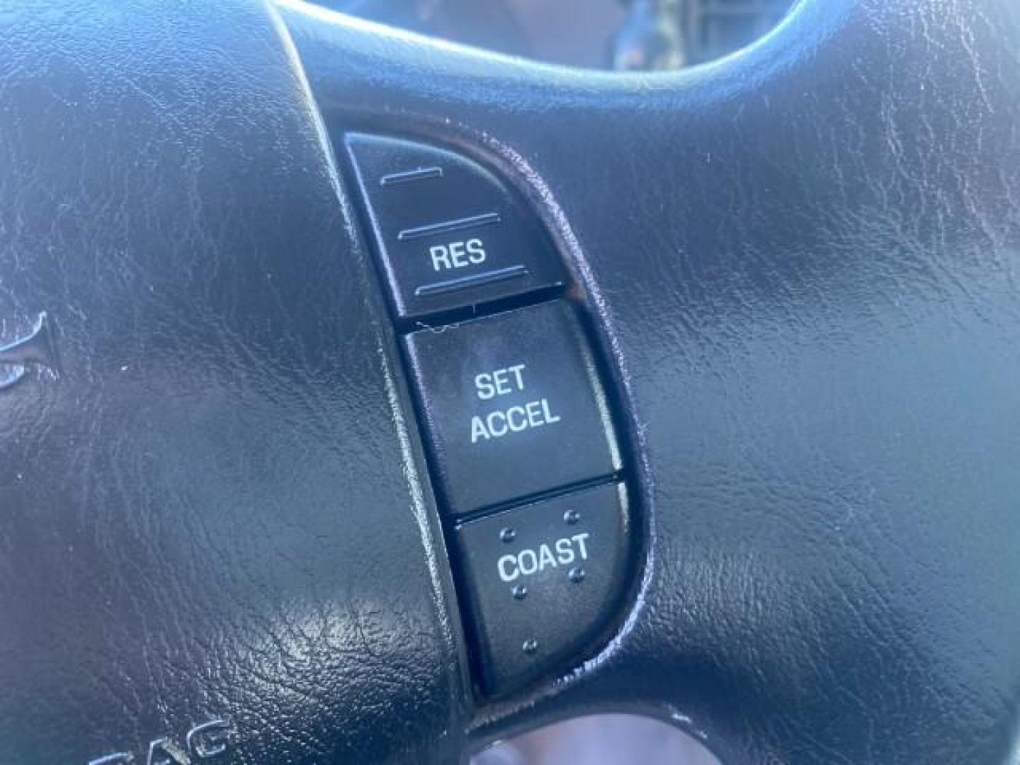 2001 Oxford White /Medium Graphite Ford Super Duty F-250 XLT 7.3 TURBO DIESEL 4WD (3FTNX21F41M) with an 7.3L DI V8 Turbo-Diesel Power Stroke Engine engine, Automatic transmission, located at 4701 North Dixie Hwy, Pompano Beach, FL, 33064, (954) 422-2889, 26.240938, -80.123474 - OUR WEBPAGE FLORIDACARS1.COM HAS OVER 100 PHOTOS AND FREE CARFAX LINK 2001 FORD F-250 SUPER DUTY XLT TURBO DIESEL ENGINE 4WD VIN: 3FTNX21F41MA06821 3 F T N X 2 1 F 4 1 M A 0 6 8 2 1 4 DOOR EXTENDED CAB PICKUP 7.3L V8 F DIESEL REAR WHEEL DRIVE W/ 4X4 Features 4WD/AWD ABS Brakes Air Conditioning AM/FM - Photo#51