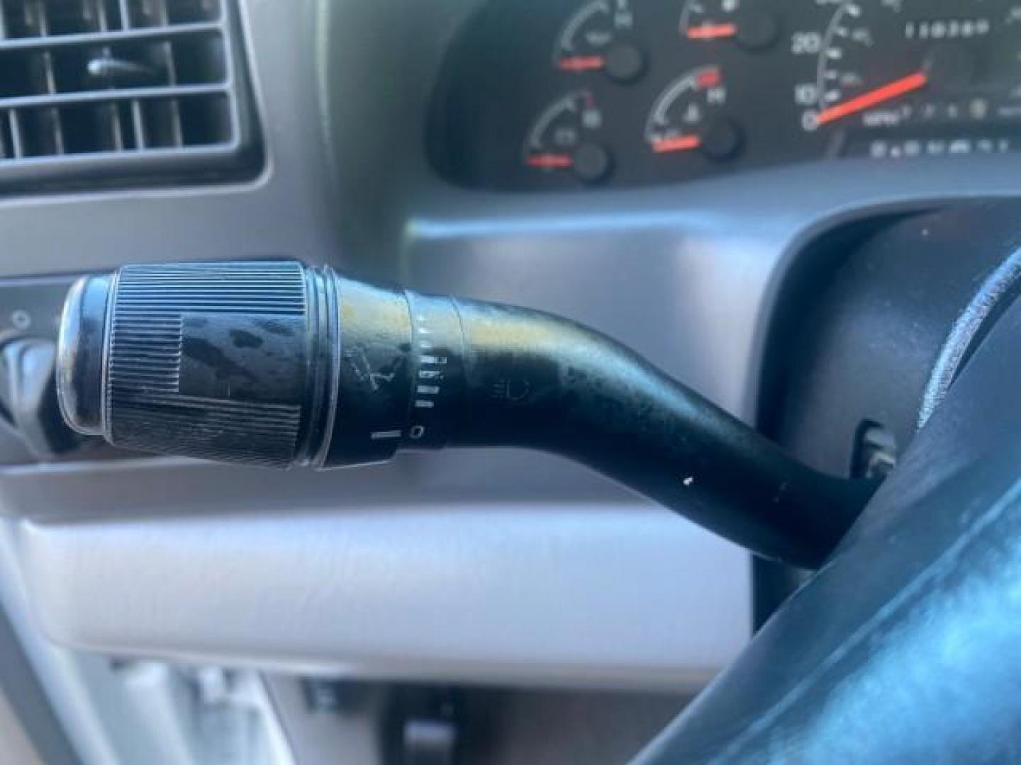 2001 Oxford White /Medium Graphite Ford Super Duty F-250 XLT 7.3 TURBO DIESEL 4WD (3FTNX21F41M) with an 7.3L DI V8 Turbo-Diesel Power Stroke Engine engine, Automatic transmission, located at 4701 North Dixie Hwy, Pompano Beach, FL, 33064, (954) 422-2889, 26.240938, -80.123474 - OUR WEBPAGE FLORIDACARS1.COM HAS OVER 100 PHOTOS AND FREE CARFAX LINK 2001 FORD F-250 SUPER DUTY XLT TURBO DIESEL ENGINE 4WD VIN: 3FTNX21F41MA06821 3 F T N X 2 1 F 4 1 M A 0 6 8 2 1 4 DOOR EXTENDED CAB PICKUP 7.3L V8 F DIESEL REAR WHEEL DRIVE W/ 4X4 Features 4WD/AWD ABS Brakes Air Conditioning AM/FM - Photo#52