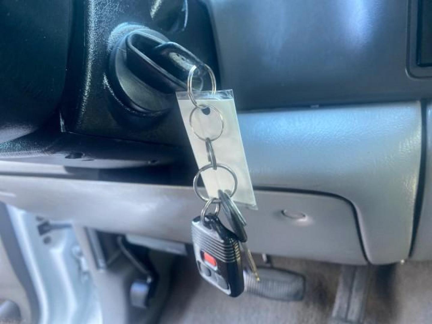 2001 Oxford White /Medium Graphite Ford Super Duty F-250 XLT 7.3 TURBO DIESEL 4WD (3FTNX21F41M) with an 7.3L DI V8 Turbo-Diesel Power Stroke Engine engine, Automatic transmission, located at 4701 North Dixie Hwy, Pompano Beach, FL, 33064, (954) 422-2889, 26.240938, -80.123474 - OUR WEBPAGE FLORIDACARS1.COM HAS OVER 100 PHOTOS AND FREE CARFAX LINK 2001 FORD F-250 SUPER DUTY XLT TURBO DIESEL ENGINE 4WD VIN: 3FTNX21F41MA06821 3 F T N X 2 1 F 4 1 M A 0 6 8 2 1 4 DOOR EXTENDED CAB PICKUP 7.3L V8 F DIESEL REAR WHEEL DRIVE W/ 4X4 Features 4WD/AWD ABS Brakes Air Conditioning AM/FM - Photo#56