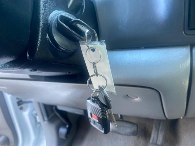 2001 Oxford White /Medium Graphite Ford Super Duty F-250 XLT 7.3 TURBO DIESEL 4WD (3FTNX21F41M) with an 7.3L DI V8 Turbo-Diesel Power Stroke Engine engine, Automatic transmission, located at 4701 North Dixie Hwy, Pompano Beach, FL, 33064, (954) 422-2889, 26.240938, -80.123474 - OUR WEBPAGE FLORIDACARS1.COM HAS OVER 100 PHOTOS AND FREE CARFAX LINK 2001 FORD F-250 SUPER DUTY XLT TURBO DIESEL ENGINE 4WD VIN: 3FTNX21F41MA06821 3 F T N X 2 1 F 4 1 M A 0 6 8 2 1 4 DOOR EXTENDED CAB PICKUP 7.3L V8 F DIESEL REAR WHEEL DRIVE W/ 4X4 Features 4WD/AWD ABS Brakes Air Conditioning AM/FM - Photo#56