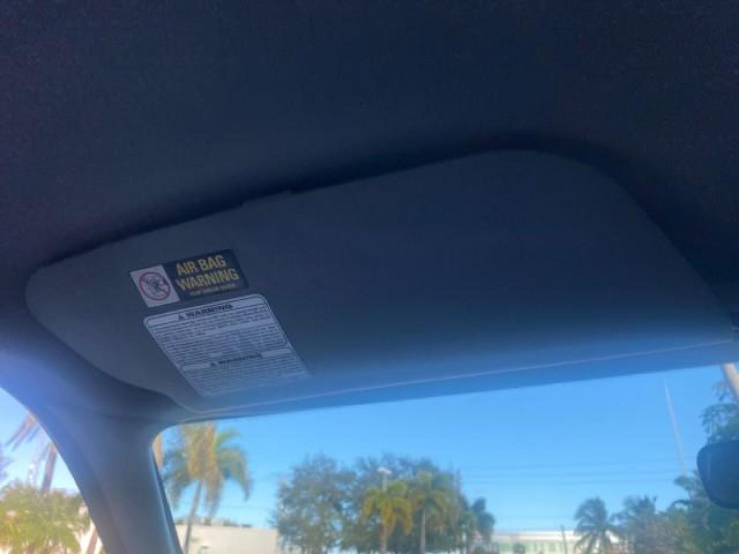 2001 Oxford White /Medium Graphite Ford Super Duty F-250 XLT 7.3 TURBO DIESEL 4WD (3FTNX21F41M) with an 7.3L DI V8 Turbo-Diesel Power Stroke Engine engine, Automatic transmission, located at 4701 North Dixie Hwy, Pompano Beach, FL, 33064, (954) 422-2889, 26.240938, -80.123474 - OUR WEBPAGE FLORIDACARS1.COM HAS OVER 100 PHOTOS AND FREE CARFAX LINK 2001 FORD F-250 SUPER DUTY XLT TURBO DIESEL ENGINE 4WD VIN: 3FTNX21F41MA06821 3 F T N X 2 1 F 4 1 M A 0 6 8 2 1 4 DOOR EXTENDED CAB PICKUP 7.3L V8 F DIESEL REAR WHEEL DRIVE W/ 4X4 Features 4WD/AWD ABS Brakes Air Conditioning AM/FM - Photo#64