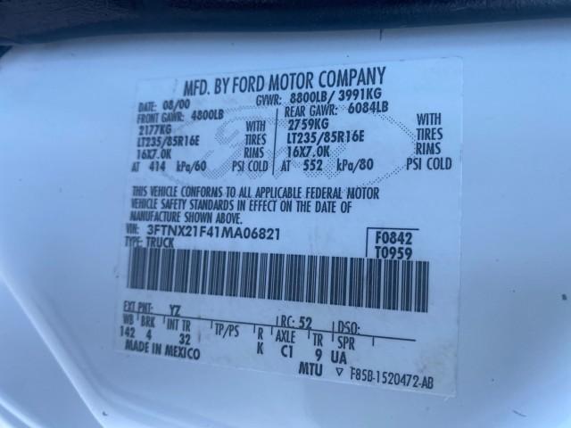 2001 Oxford White /Medium Graphite Ford Super Duty F-250 XLT 7.3 TURBO DIESEL 4WD (3FTNX21F41M) with an 7.3L DI V8 Turbo-Diesel Power Stroke Engine engine, Automatic transmission, located at 4701 North Dixie Hwy, Pompano Beach, FL, 33064, (954) 422-2889, 26.240938, -80.123474 - OUR WEBPAGE FLORIDACARS1.COM HAS OVER 100 PHOTOS AND FREE CARFAX LINK 2001 FORD F-250 SUPER DUTY XLT TURBO DIESEL ENGINE 4WD VIN: 3FTNX21F41MA06821 3 F T N X 2 1 F 4 1 M A 0 6 8 2 1 4 DOOR EXTENDED CAB PICKUP 7.3L V8 F DIESEL REAR WHEEL DRIVE W/ 4X4 Features 4WD/AWD ABS Brakes Air Conditioning AM/FM - Photo#68