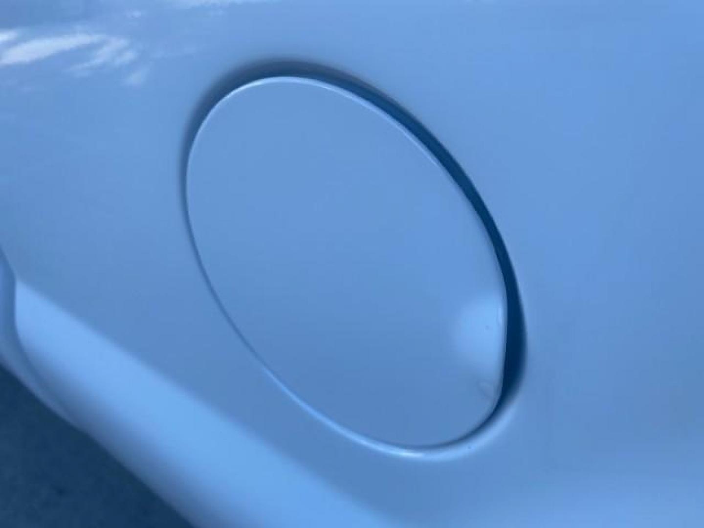 2001 Oxford White /Medium Graphite Ford Super Duty F-250 XLT 7.3 TURBO DIESEL 4WD (3FTNX21F41M) with an 7.3L DI V8 Turbo-Diesel Power Stroke Engine engine, Automatic transmission, located at 4701 North Dixie Hwy, Pompano Beach, FL, 33064, (954) 422-2889, 26.240938, -80.123474 - OUR WEBPAGE FLORIDACARS1.COM HAS OVER 100 PHOTOS AND FREE CARFAX LINK 2001 FORD F-250 SUPER DUTY XLT TURBO DIESEL ENGINE 4WD VIN: 3FTNX21F41MA06821 3 F T N X 2 1 F 4 1 M A 0 6 8 2 1 4 DOOR EXTENDED CAB PICKUP 7.3L V8 F DIESEL REAR WHEEL DRIVE W/ 4X4 Features 4WD/AWD ABS Brakes Air Conditioning AM/FM - Photo#76