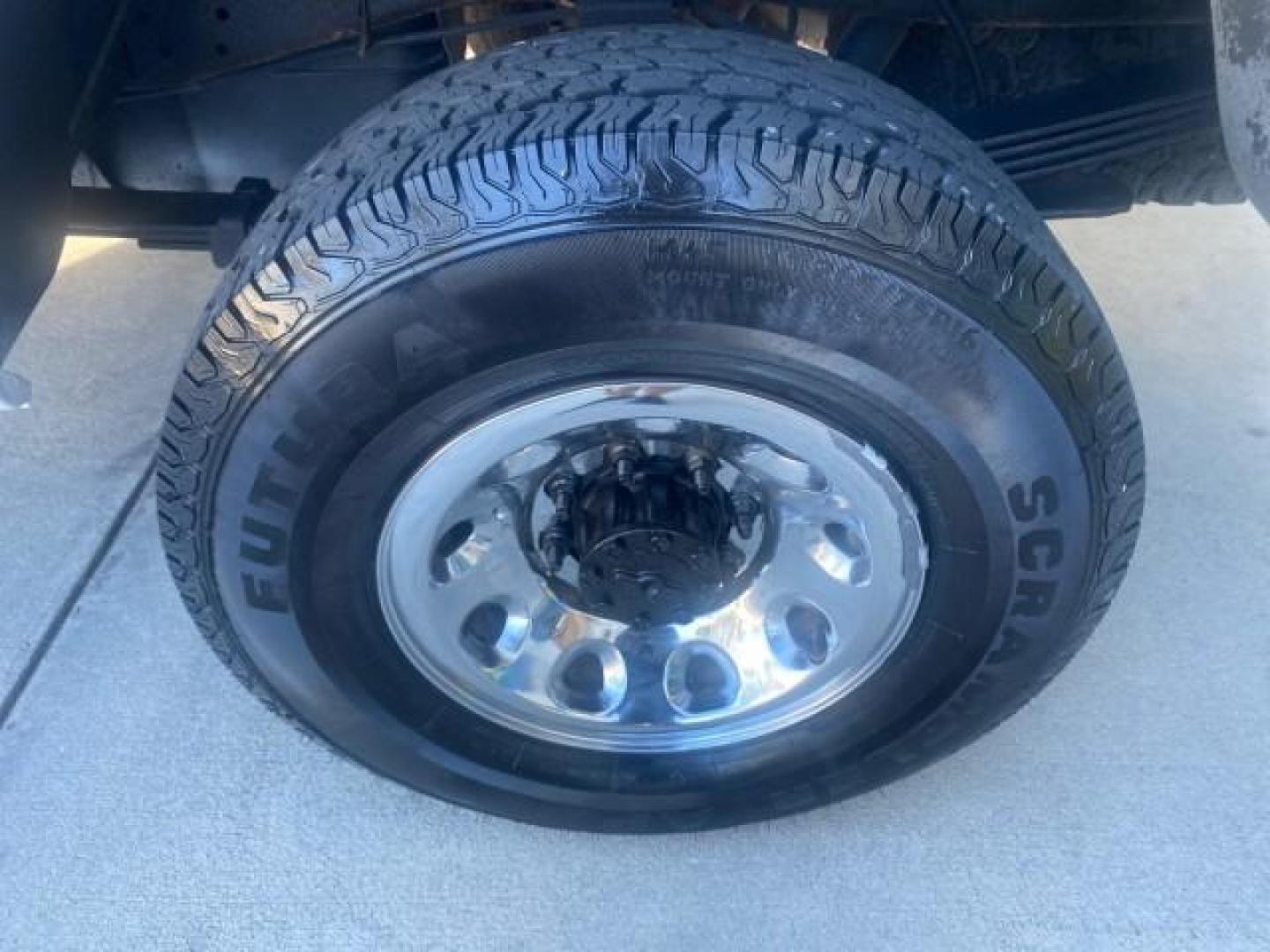 2001 Oxford White /Medium Graphite Ford Super Duty F-250 XLT 7.3 TURBO DIESEL 4WD (3FTNX21F41M) with an 7.3L DI V8 Turbo-Diesel Power Stroke Engine engine, Automatic transmission, located at 4701 North Dixie Hwy, Pompano Beach, FL, 33064, (954) 422-2889, 26.240938, -80.123474 - OUR WEBPAGE FLORIDACARS1.COM HAS OVER 100 PHOTOS AND FREE CARFAX LINK 2001 FORD F-250 SUPER DUTY XLT TURBO DIESEL ENGINE 4WD VIN: 3FTNX21F41MA06821 3 F T N X 2 1 F 4 1 M A 0 6 8 2 1 4 DOOR EXTENDED CAB PICKUP 7.3L V8 F DIESEL REAR WHEEL DRIVE W/ 4X4 Features 4WD/AWD ABS Brakes Air Conditioning AM/FM - Photo#78