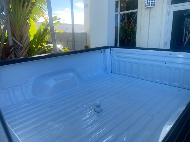 2001 Oxford White /Medium Graphite Ford Super Duty F-250 XLT 7.3 TURBO DIESEL 4WD (3FTNX21F41M) with an 7.3L DI V8 Turbo-Diesel Power Stroke Engine engine, Automatic transmission, located at 4701 North Dixie Hwy, Pompano Beach, FL, 33064, (954) 422-2889, 26.240938, -80.123474 - OUR WEBPAGE FLORIDACARS1.COM HAS OVER 100 PHOTOS AND FREE CARFAX LINK 2001 FORD F-250 SUPER DUTY XLT TURBO DIESEL ENGINE 4WD VIN: 3FTNX21F41MA06821 3 F T N X 2 1 F 4 1 M A 0 6 8 2 1 4 DOOR EXTENDED CAB PICKUP 7.3L V8 F DIESEL REAR WHEEL DRIVE W/ 4X4 Features 4WD/AWD ABS Brakes Air Conditioning AM/FM - Photo#82