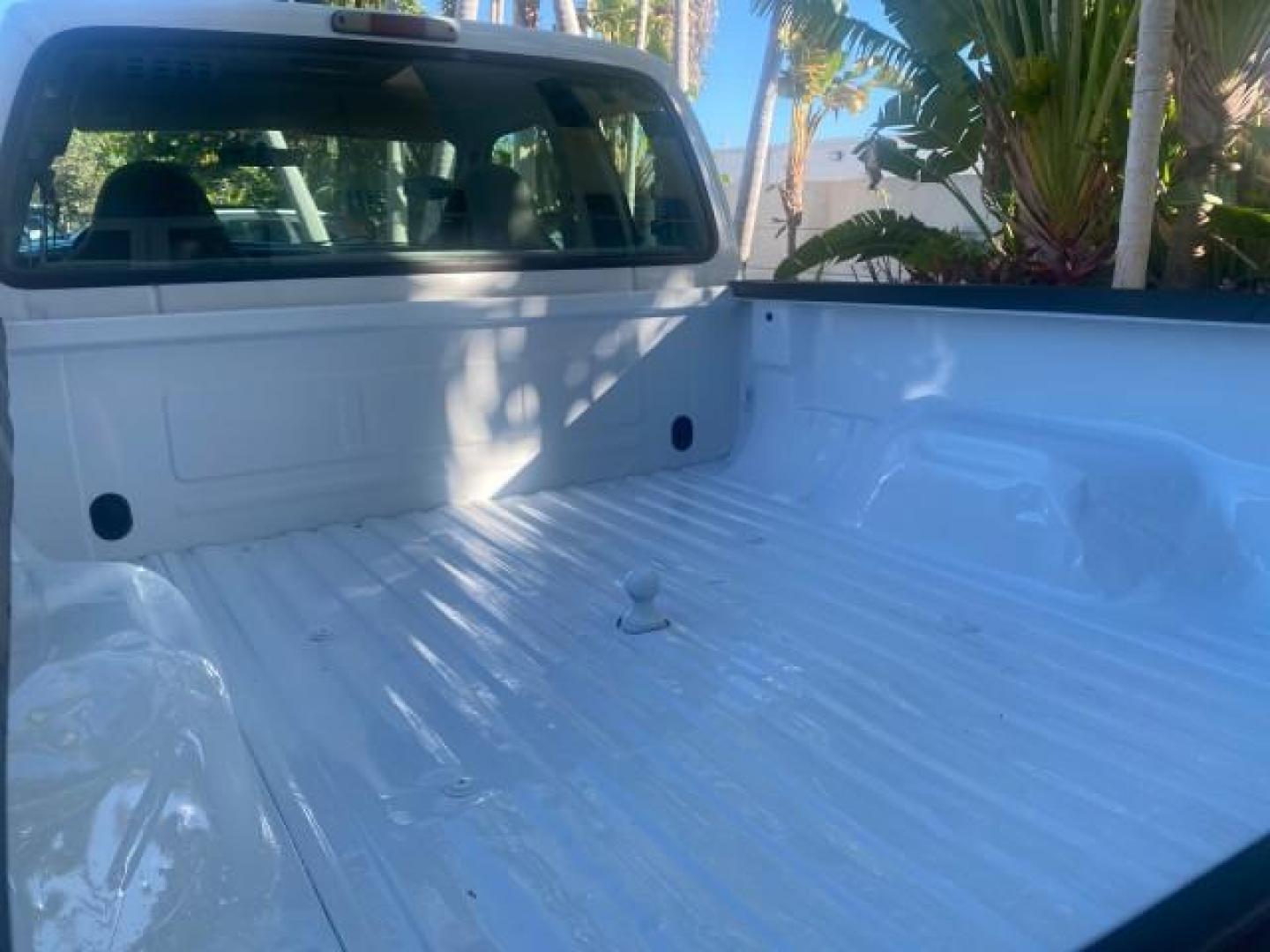 2001 Oxford White /Medium Graphite Ford Super Duty F-250 XLT 7.3 TURBO DIESEL 4WD (3FTNX21F41M) with an 7.3L DI V8 Turbo-Diesel Power Stroke Engine engine, Automatic transmission, located at 4701 North Dixie Hwy, Pompano Beach, FL, 33064, (954) 422-2889, 26.240938, -80.123474 - OUR WEBPAGE FLORIDACARS1.COM HAS OVER 100 PHOTOS AND FREE CARFAX LINK 2001 FORD F-250 SUPER DUTY XLT TURBO DIESEL ENGINE 4WD VIN: 3FTNX21F41MA06821 3 F T N X 2 1 F 4 1 M A 0 6 8 2 1 4 DOOR EXTENDED CAB PICKUP 7.3L V8 F DIESEL REAR WHEEL DRIVE W/ 4X4 Features 4WD/AWD ABS Brakes Air Conditioning AM/FM - Photo#84