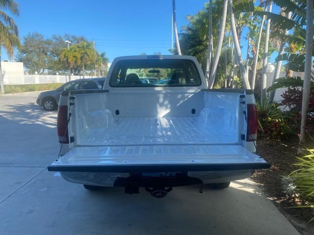 2001 Oxford White /Medium Graphite Ford Super Duty F-250 XLT 7.3 TURBO DIESEL 4WD (3FTNX21F41M) with an 7.3L DI V8 Turbo-Diesel Power Stroke Engine engine, Automatic transmission, located at 4701 North Dixie Hwy, Pompano Beach, FL, 33064, (954) 422-2889, 26.240938, -80.123474 - OUR WEBPAGE FLORIDACARS1.COM HAS OVER 100 PHOTOS AND FREE CARFAX LINK 2001 FORD F-250 SUPER DUTY XLT TURBO DIESEL ENGINE 4WD VIN: 3FTNX21F41MA06821 3 F T N X 2 1 F 4 1 M A 0 6 8 2 1 4 DOOR EXTENDED CAB PICKUP 7.3L V8 F DIESEL REAR WHEEL DRIVE W/ 4X4 Features 4WD/AWD ABS Brakes Air Conditioning AM/FM - Photo#88