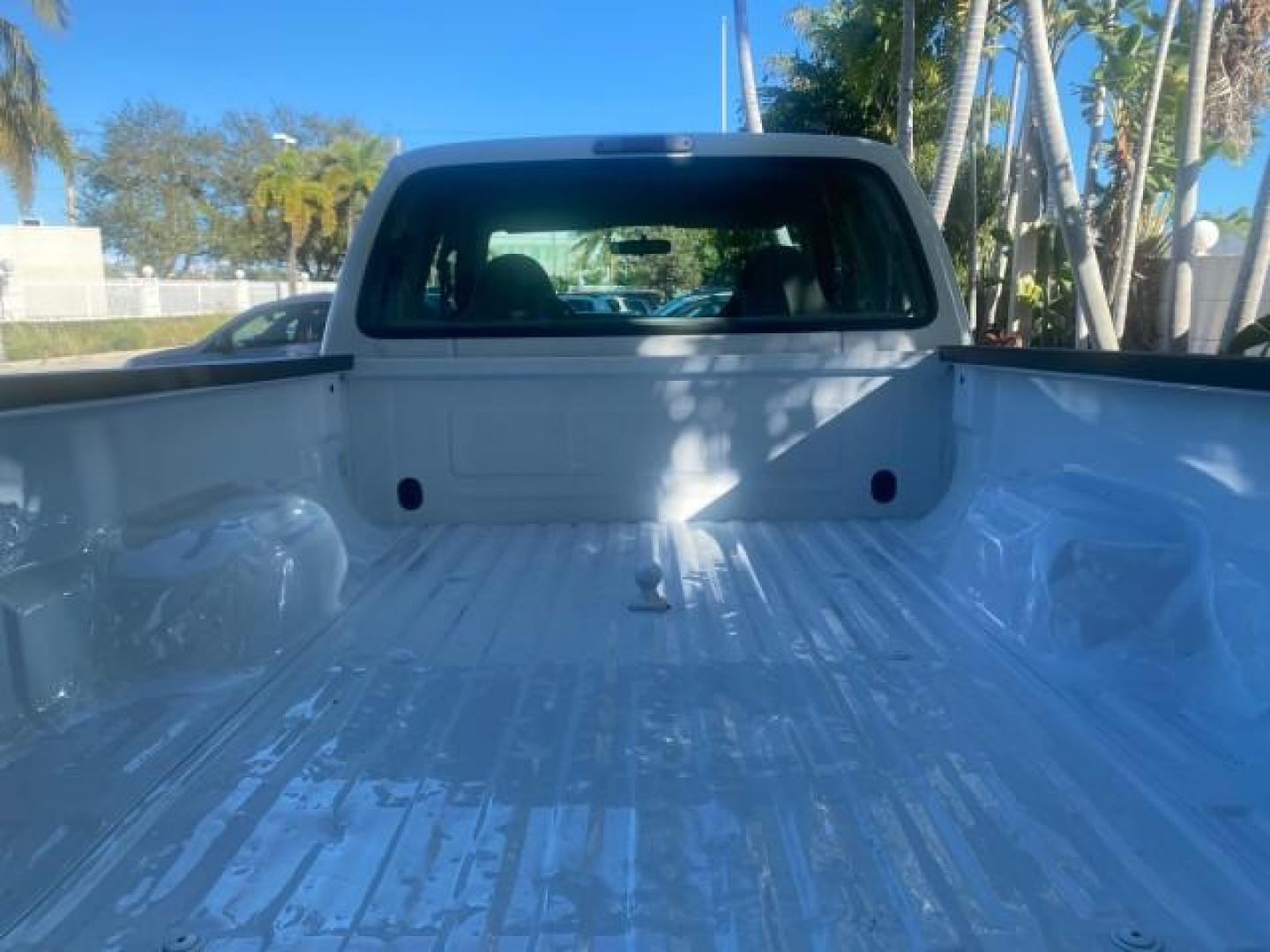 2001 Oxford White /Medium Graphite Ford Super Duty F-250 XLT 7.3 TURBO DIESEL 4WD (3FTNX21F41M) with an 7.3L DI V8 Turbo-Diesel Power Stroke Engine engine, Automatic transmission, located at 4701 North Dixie Hwy, Pompano Beach, FL, 33064, (954) 422-2889, 26.240938, -80.123474 - OUR WEBPAGE FLORIDACARS1.COM HAS OVER 100 PHOTOS AND FREE CARFAX LINK 2001 FORD F-250 SUPER DUTY XLT TURBO DIESEL ENGINE 4WD VIN: 3FTNX21F41MA06821 3 F T N X 2 1 F 4 1 M A 0 6 8 2 1 4 DOOR EXTENDED CAB PICKUP 7.3L V8 F DIESEL REAR WHEEL DRIVE W/ 4X4 Features 4WD/AWD ABS Brakes Air Conditioning AM/FM - Photo#90