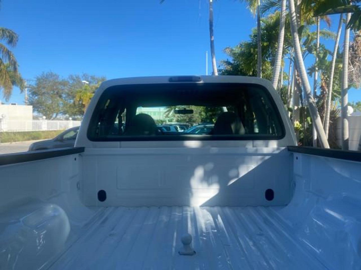 2001 Oxford White /Medium Graphite Ford Super Duty F-250 XLT 7.3 TURBO DIESEL 4WD (3FTNX21F41M) with an 7.3L DI V8 Turbo-Diesel Power Stroke Engine engine, Automatic transmission, located at 4701 North Dixie Hwy, Pompano Beach, FL, 33064, (954) 422-2889, 26.240938, -80.123474 - OUR WEBPAGE FLORIDACARS1.COM HAS OVER 100 PHOTOS AND FREE CARFAX LINK 2001 FORD F-250 SUPER DUTY XLT TURBO DIESEL ENGINE 4WD VIN: 3FTNX21F41MA06821 3 F T N X 2 1 F 4 1 M A 0 6 8 2 1 4 DOOR EXTENDED CAB PICKUP 7.3L V8 F DIESEL REAR WHEEL DRIVE W/ 4X4 Features 4WD/AWD ABS Brakes Air Conditioning AM/FM - Photo#92