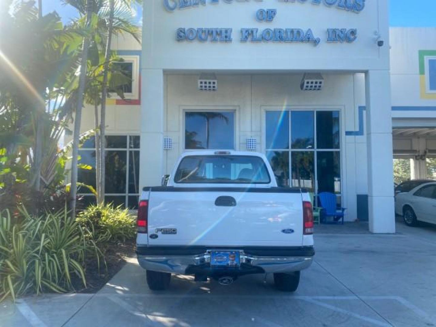 2001 Oxford White /Medium Graphite Ford Super Duty F-250 XLT 7.3 TURBO DIESEL 4WD (3FTNX21F41M) with an 7.3L DI V8 Turbo-Diesel Power Stroke Engine engine, Automatic transmission, located at 4701 North Dixie Hwy, Pompano Beach, FL, 33064, (954) 422-2889, 26.240938, -80.123474 - OUR WEBPAGE FLORIDACARS1.COM HAS OVER 100 PHOTOS AND FREE CARFAX LINK 2001 FORD F-250 SUPER DUTY XLT TURBO DIESEL ENGINE 4WD VIN: 3FTNX21F41MA06821 3 F T N X 2 1 F 4 1 M A 0 6 8 2 1 4 DOOR EXTENDED CAB PICKUP 7.3L V8 F DIESEL REAR WHEEL DRIVE W/ 4X4 Features 4WD/AWD ABS Brakes Air Conditioning AM/FM - Photo#95